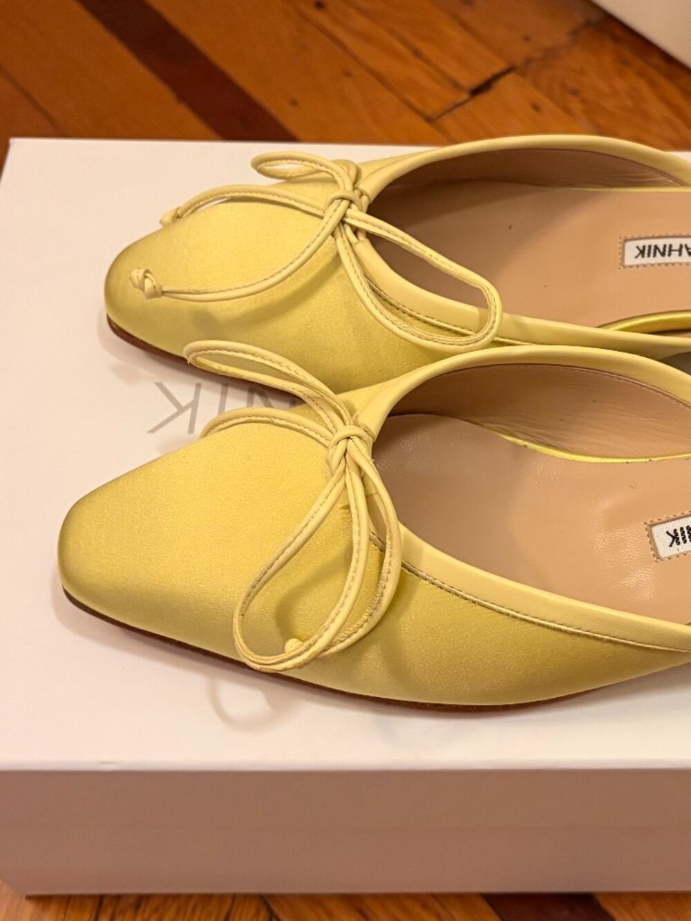 manolo blahnik satin ballerimu yellow size 37